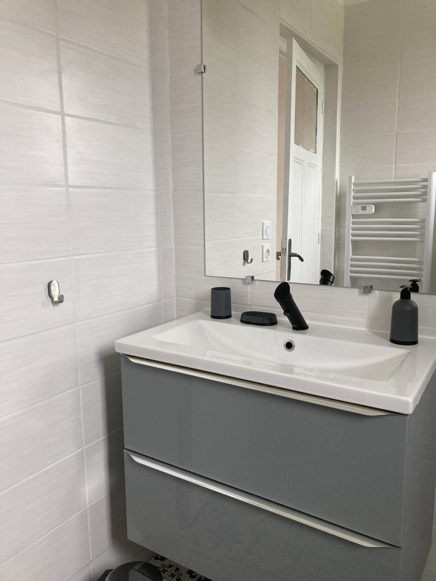 Location Appartement Des Pyrenees Borderes-sur-l'Echez Ruang foto